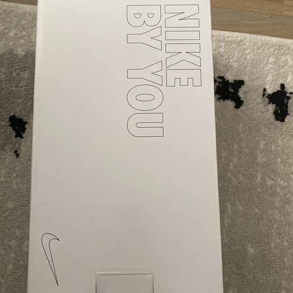 Nike by you sneakers womens 7m - Picture 4 of 8